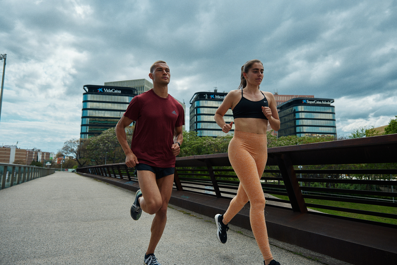 20240501-runners-in-the-city