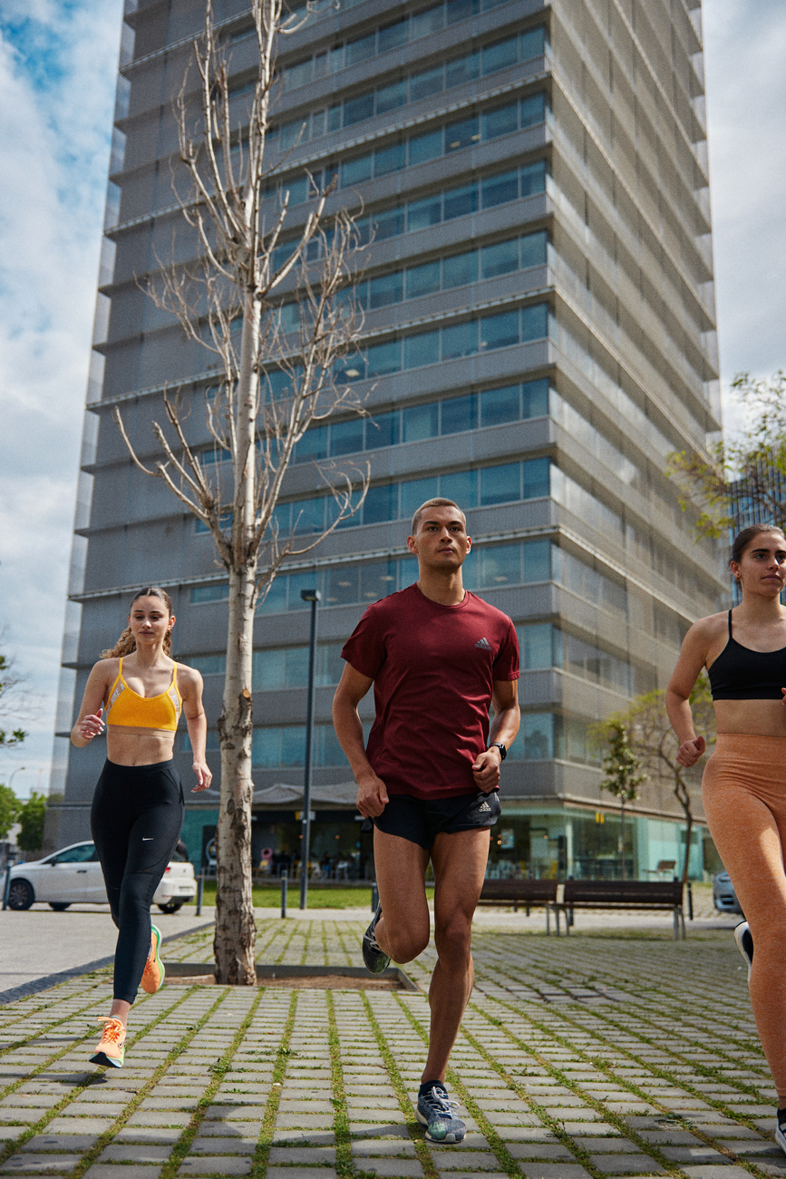 20240501-runners-in-the-city